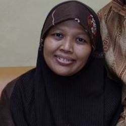 Ibu Yoyoh, TNI Berjilbab dan Palestina