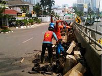 Aspal Jalan Rasuna Said Dibongkar