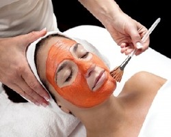 Wajah Kenyal dengan Masker Labu