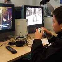 Main Video Games Picu Obesitas Anak