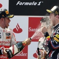 Vettel ke Hamilton: Itu Gila Sekali!