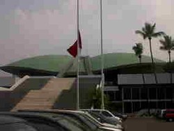 Yoyoh Yusroh Meninggal, DPR Kibarkan Bendera Setengah Tiang
