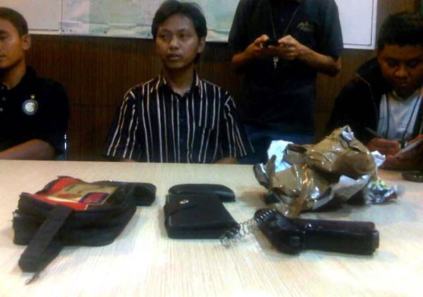 2 Perampok Truk Minyak Rem Dibekuk