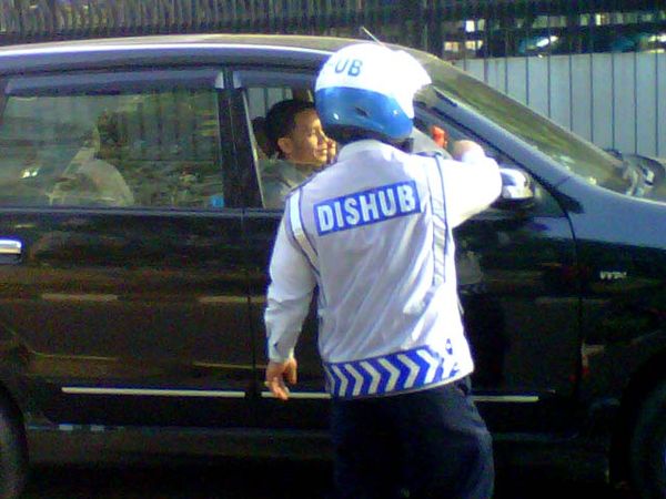 Sisi Selatan Rasuna Said Ditutup, Warga Bingung