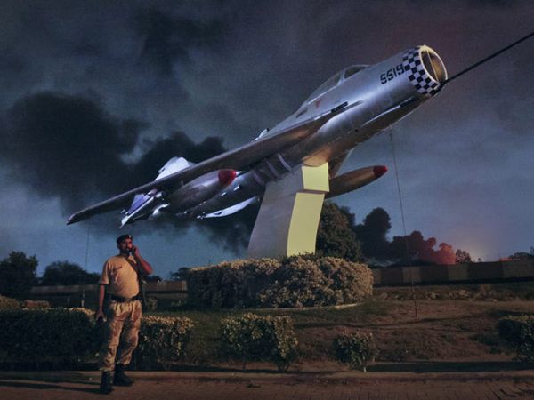 Pangkalan Militer Pakistan Diserang