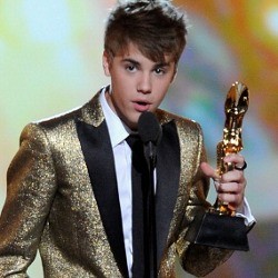 Daftar Lengkap Pemenang Billboard Music Awards 2011