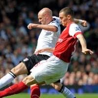 Empat Besar Tak Berubah