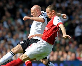 Empat Besar Tak Berubah