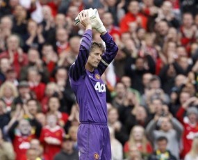 Van der Sar: Seandainya Aku Datang Lebih Cepat ke MU