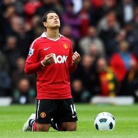 Messi Sanjung Chicharito