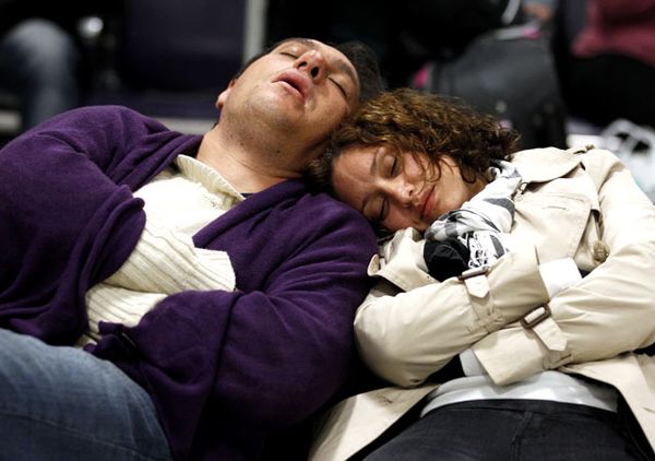 Abu Grimsvotn Batalkan Penerbangan