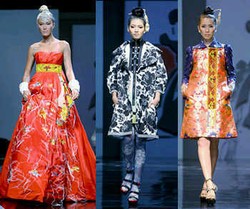 Didi Budiardjo Angkat Kain Tenun Sambas