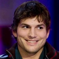 Ashton Kutcher Miliki Aplikasi Twitter 