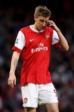 Bendtner 100% Akan Tinggalkan Arsenal