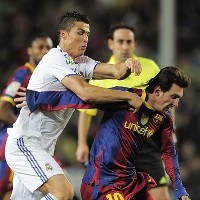 Messi Beri Selamat Kepada CR7