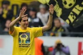 Sahin Datang, Oezil Tak Merasa Terancam