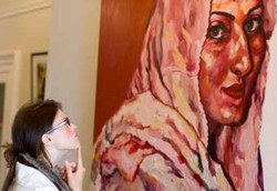 Ciri-ciri Orang Bahagia Senang Pergi ke Museum