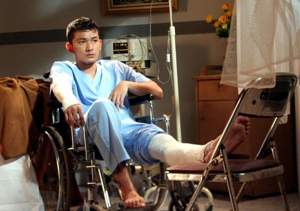 Rio Dewanto Bonyok Dipukul Bodyguard 