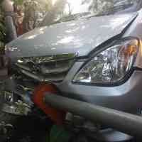 Seruduk Jazz dan Pagar, Nyawa Pengemudi Avanza Melayang