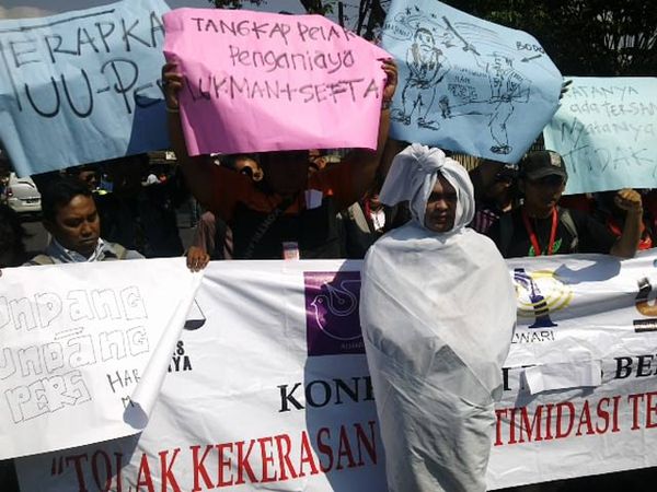 Demo Wartawan di Wonokromo