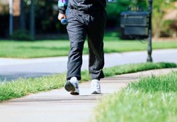 Jalan Cepat Bisa Lawan Prostat