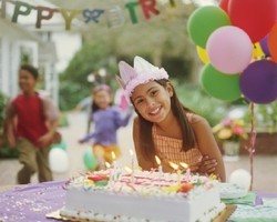 40% Orangtua Merasa Terpaksa Merayakan Ultah Anak