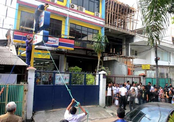 2 Indomaret di Jakbar Ditutup 