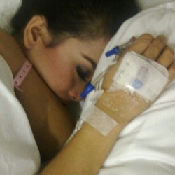 Tukul Panik Syahrini Pingsan di Bukan Empat Mata