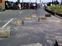 Jembatan Raya Porong Masih Diblokir