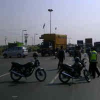 Pengguna Tol Kecele Aksi Warga Porong, Lalin Dialihkan