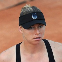 Schiavone, Zvonareva & Tsonga Melaju