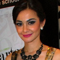 Cut Tari Kembali Diterpa Isu Cerai