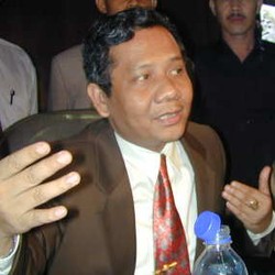 Live Chat dengan Prof Mahfud MD di detikForum