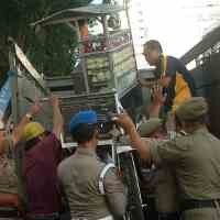 PKL Dadakan di Balai Pemuda Ditertibkan