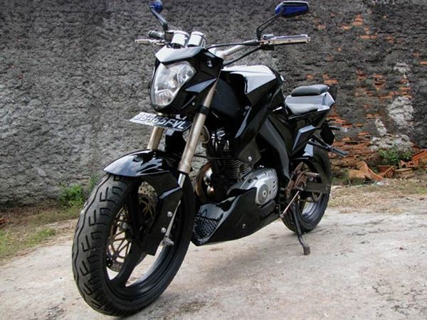 Street Fighter Suzuki Thunder