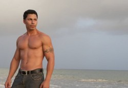 Pria Angkuh Lebih Punya Daya Tarik Seksual