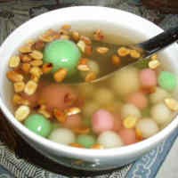 Slrup..! Hangatnya Wedang Ronde Kacang