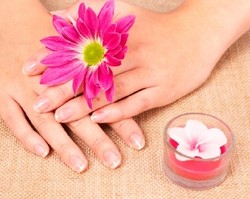 Cara Merawat Kuku Panjang Agar Tetap Sehat