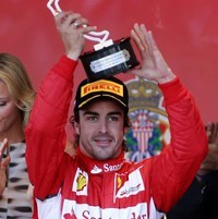 Alonso Salahkan Bendera Merah