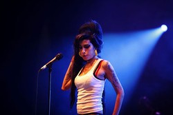 Perilisan Album Baru Amy Winehouse Tertunda