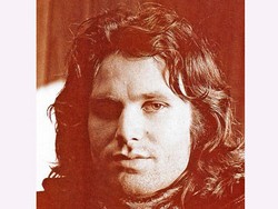 Seorang Wanita Mengaku Hantu Jim Morrison Sering Mendatangi Kediamannya