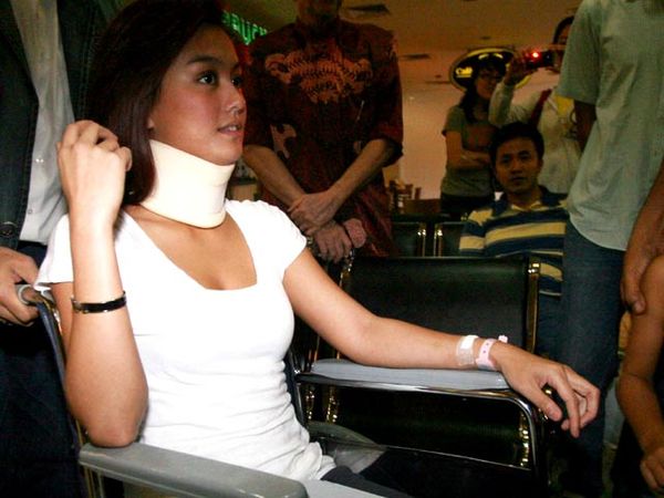 Agnes Monica Keluar dari Rumah Sakit