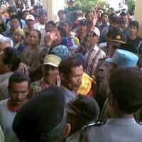 Sidang Sengketa Lahan Ricuh, Petani Kelud Kejar Saksi