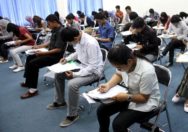 Ribuan Peserta Ikuti Tes SNMPTN di Yogya Ribuan Peserta Ikuti Tes SNMPTN di Yogya