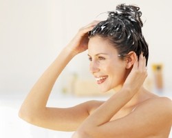 Cara Keramas Agar Rambut Tak Mudah Kusut