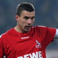 Podolski Merapat ke Roma