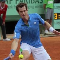 Lolos dari Lubang Jarum, Murray ke Perempatfinal