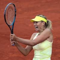 Sharapova Selamat, Azarenka tanpa Kesulitan