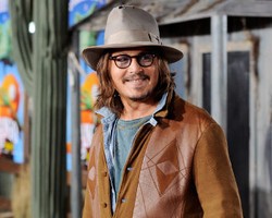 Johnny Depp Akan Jadi Legenda Hollywood