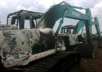 Alat Berat Kontraktor RAPP Dibakar Massa